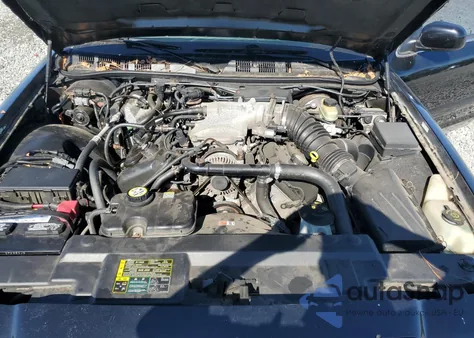 2003 Mercury Marauder from USA, damaged, VIN 2MEHM75V53X676467